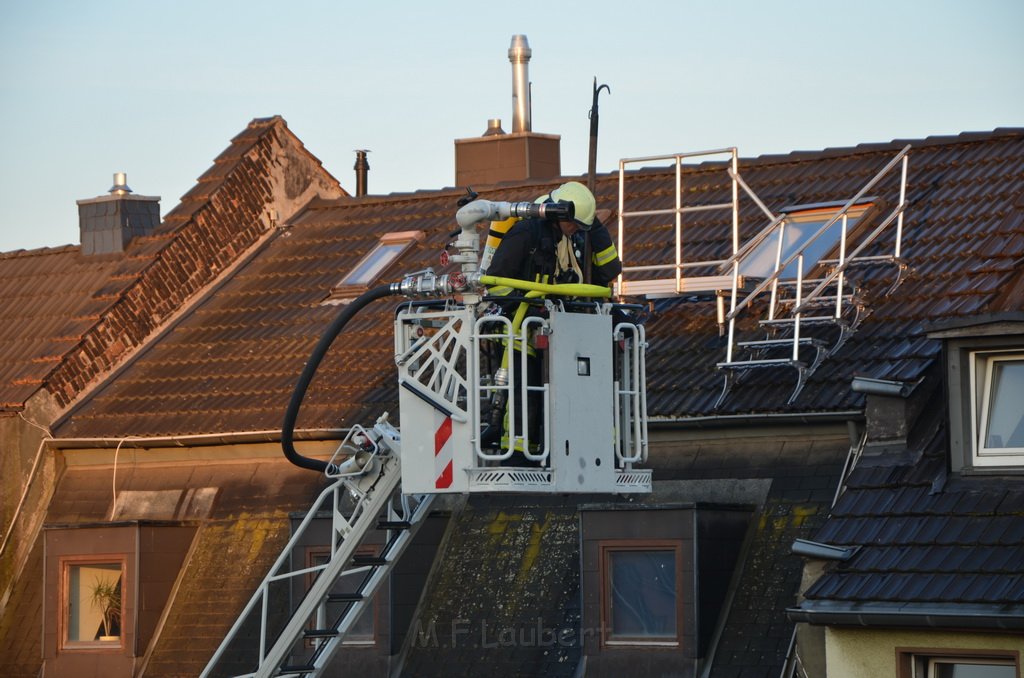 Feuer 3 Dachstuhl Koeln Buchforst Kalk Muelheimerstr P217.JPG